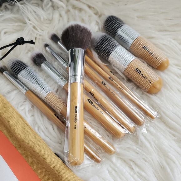 AOA Studio Bamboo Makeup Brush Set 10 Pieces With Canvas Travel Pouch - Picture 5 of 7